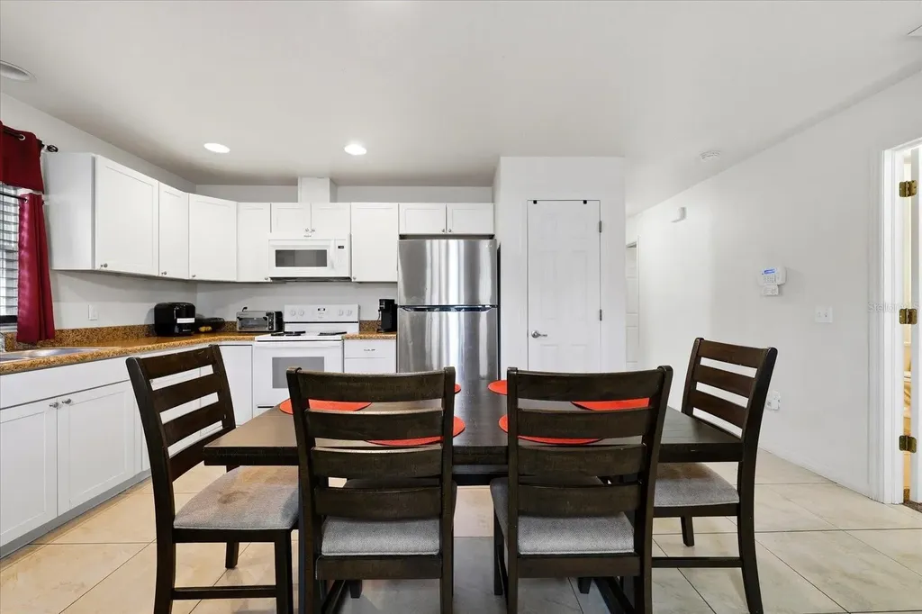 1827 48th Street S St Petersburg FL 33711