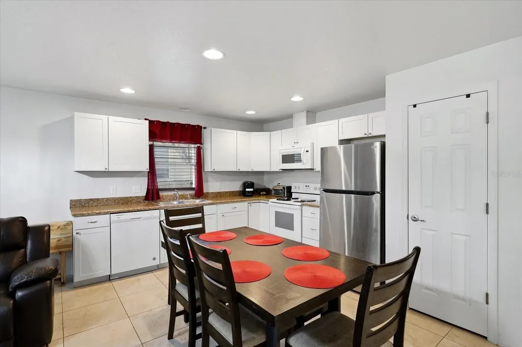 1827 48th Street S St Petersburg FL 33711