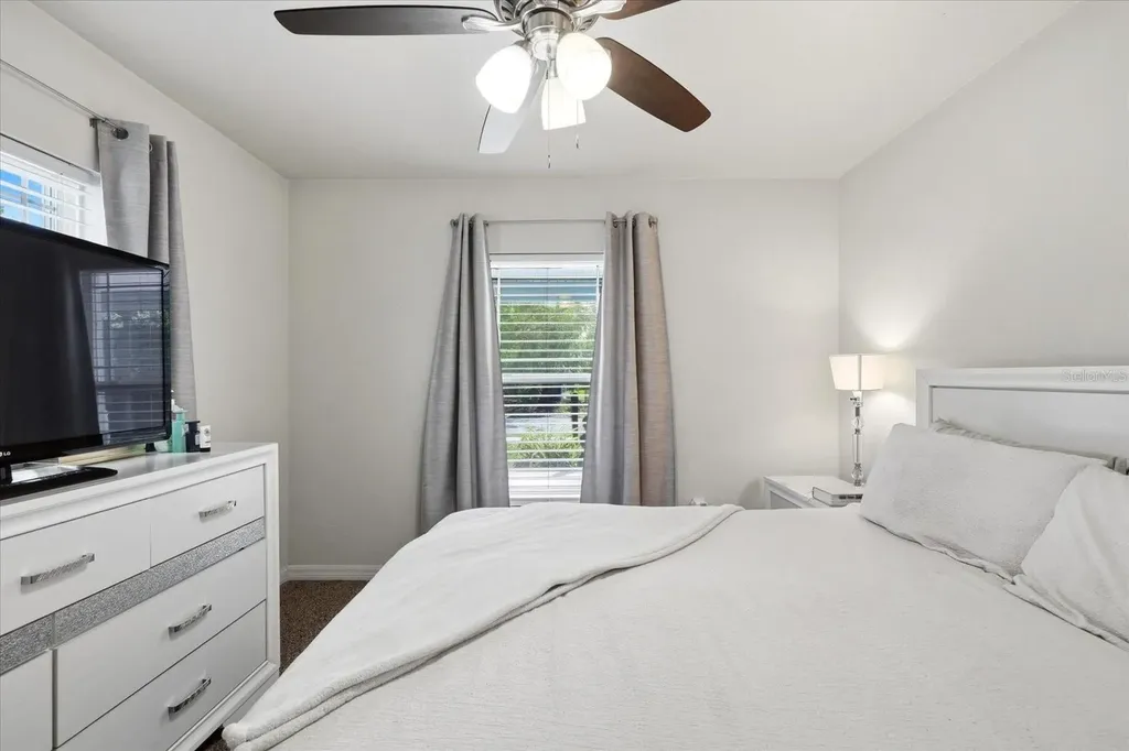 1827 48th Street S St Petersburg FL 33711