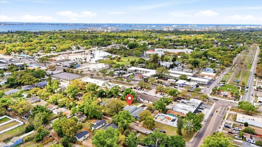 1827 48th Street S St Petersburg FL 33711
