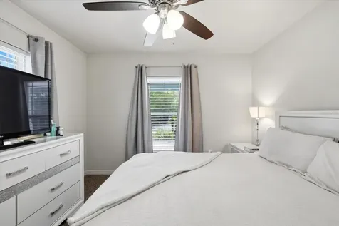 1827 48th Street S St Petersburg FL 33711