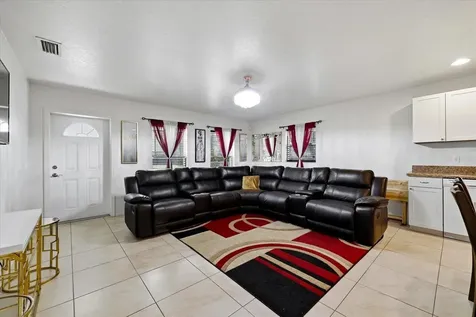 1827 48th Street S St Petersburg FL 33711