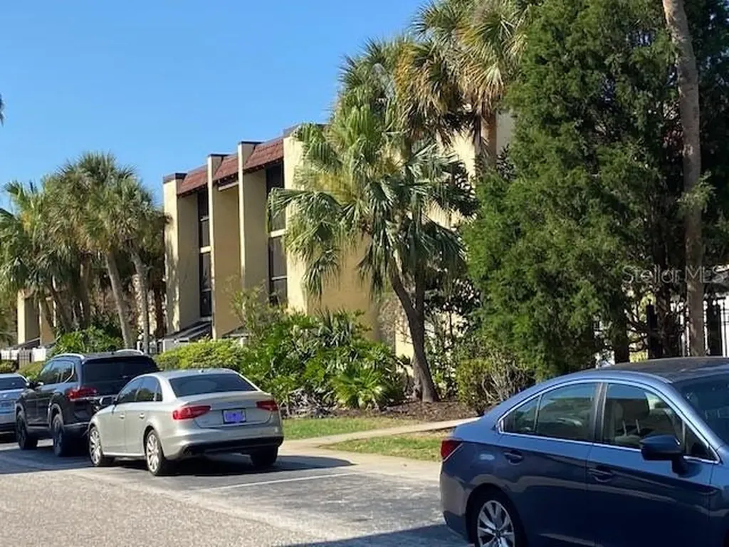 108 Alameda Court Tampa FL 33609
