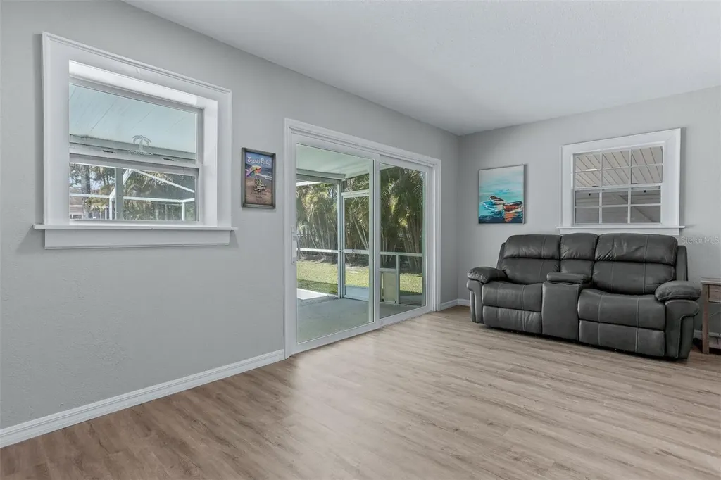 711 Bayshore Drive Tarpon Springs FL 34689