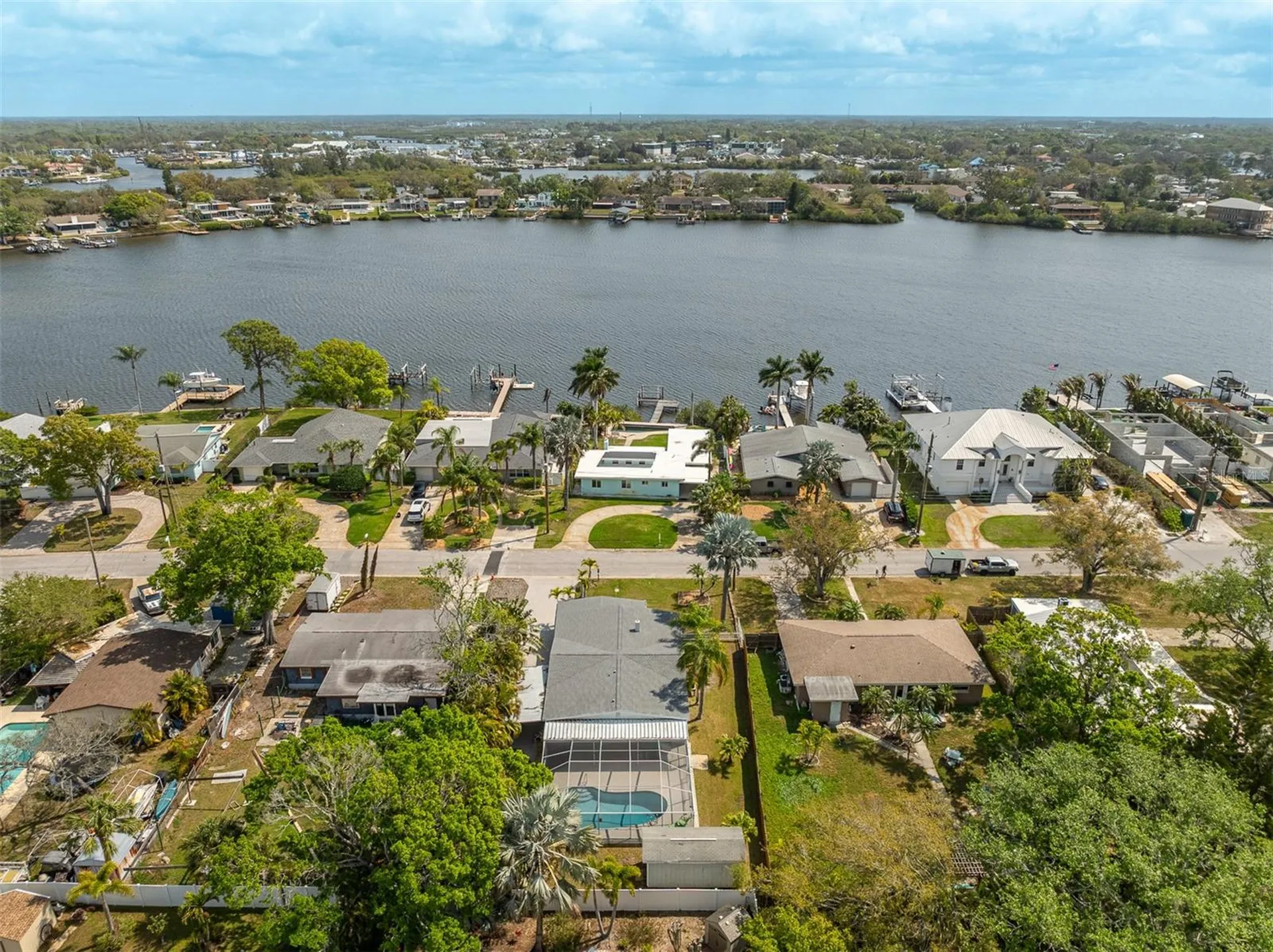 711 Bayshore Drive Tarpon Springs FL 34689