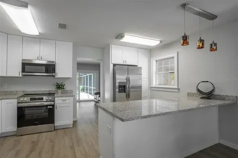 711 Bayshore Drive Tarpon Springs FL 34689