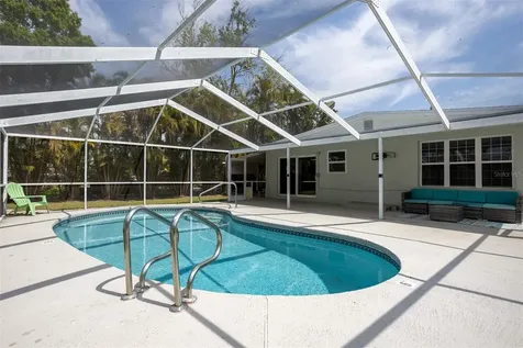 711 Bayshore Drive Tarpon Springs FL 34689
