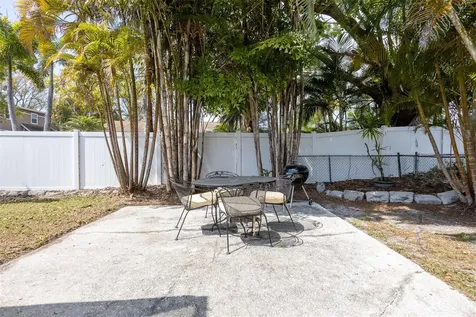 711 Bayshore Drive Tarpon Springs FL 34689