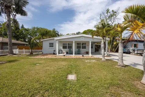 711 Bayshore Drive Tarpon Springs FL 34689
