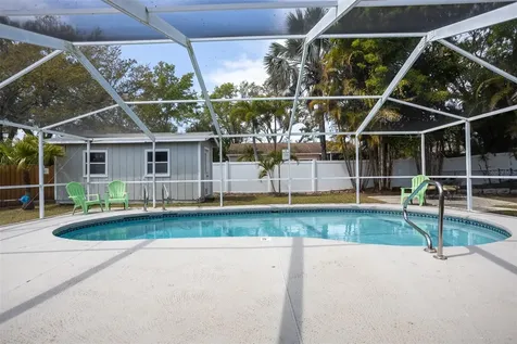 711 Bayshore Drive Tarpon Springs FL 34689