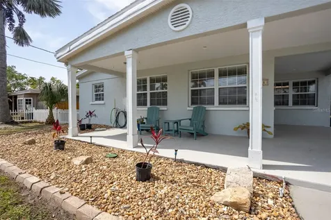 711 Bayshore Drive Tarpon Springs FL 34689