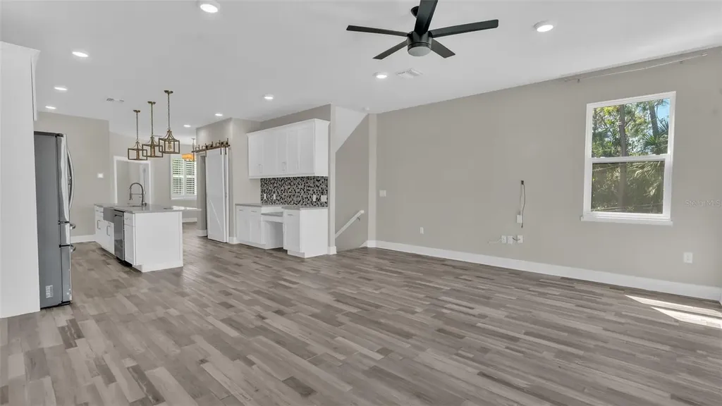 1237 Savona Drive NE St Petersburg FL 33702