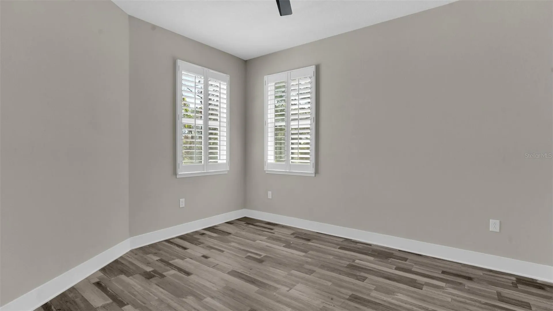 1237 Savona Drive NE St Petersburg FL 33702