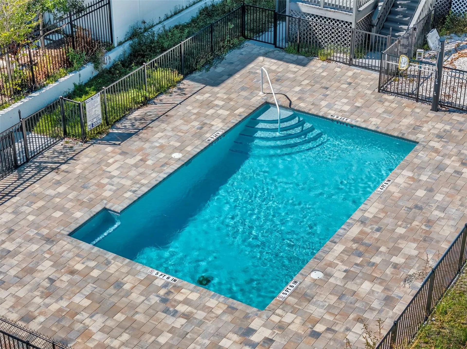 1237 Savona Drive NE St Petersburg FL 33702