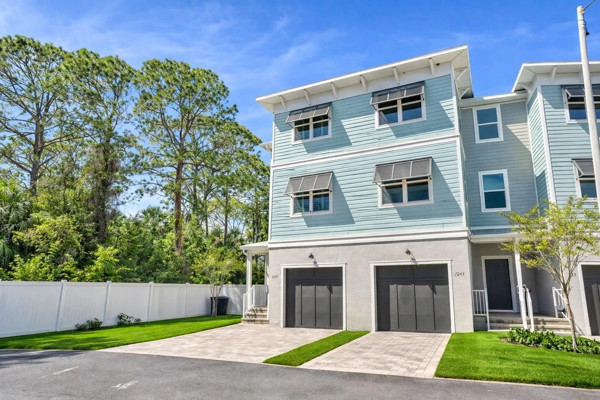 1237 Savona Drive NE St Petersburg FL 33702