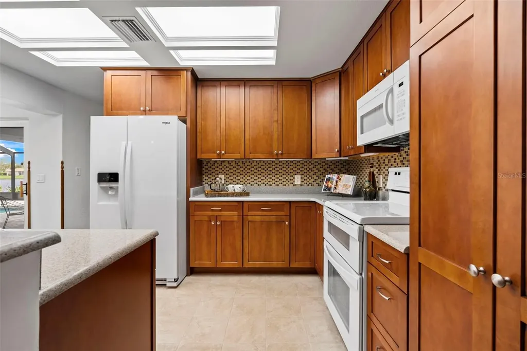 511 Riviera Bay Drive NE St Petersburg FL 33702