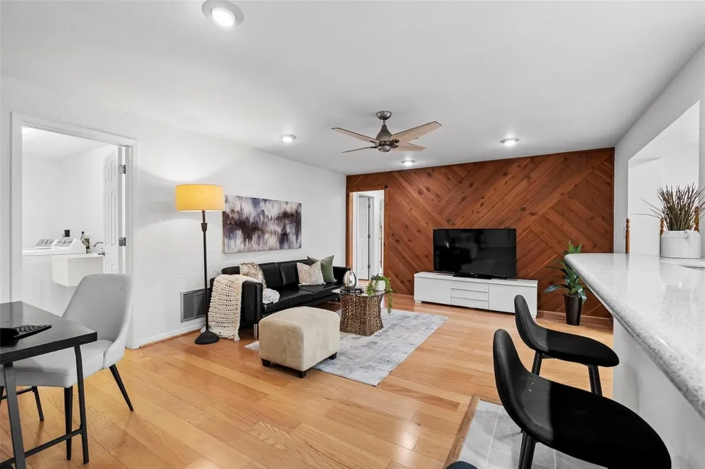 511 Riviera Bay Drive NE St Petersburg FL 33702
