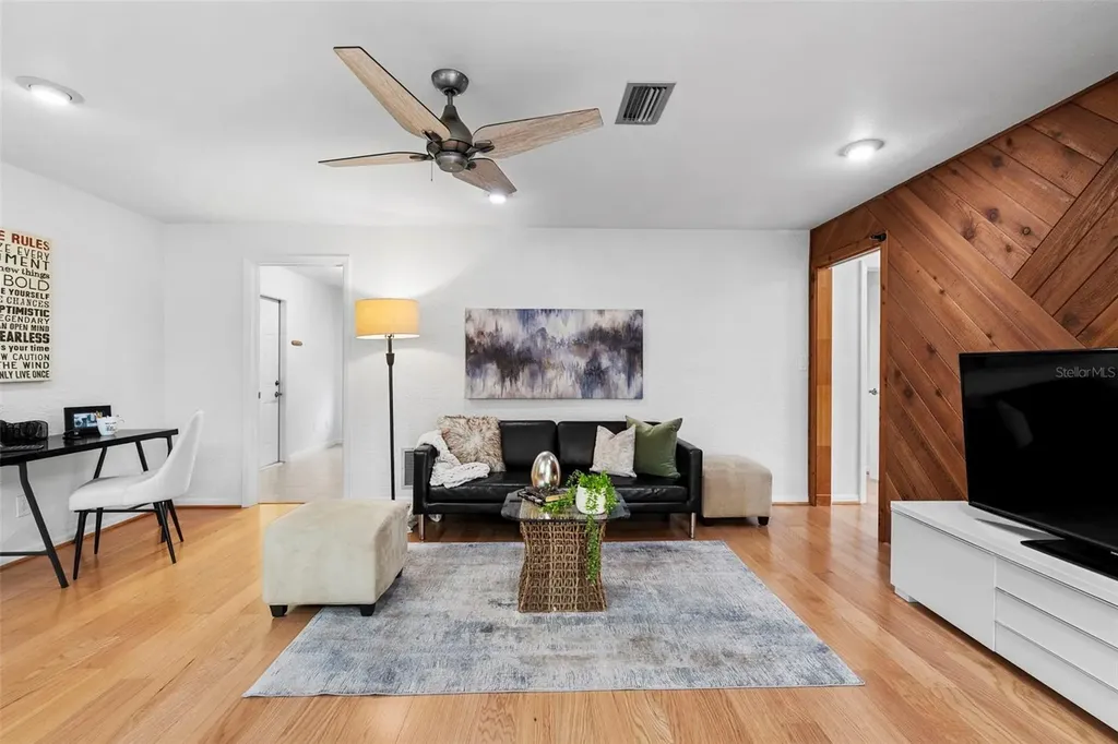 511 Riviera Bay Drive NE St Petersburg FL 33702