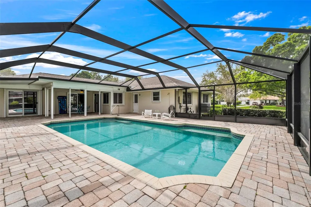 511 Riviera Bay Drive NE St Petersburg FL 33702