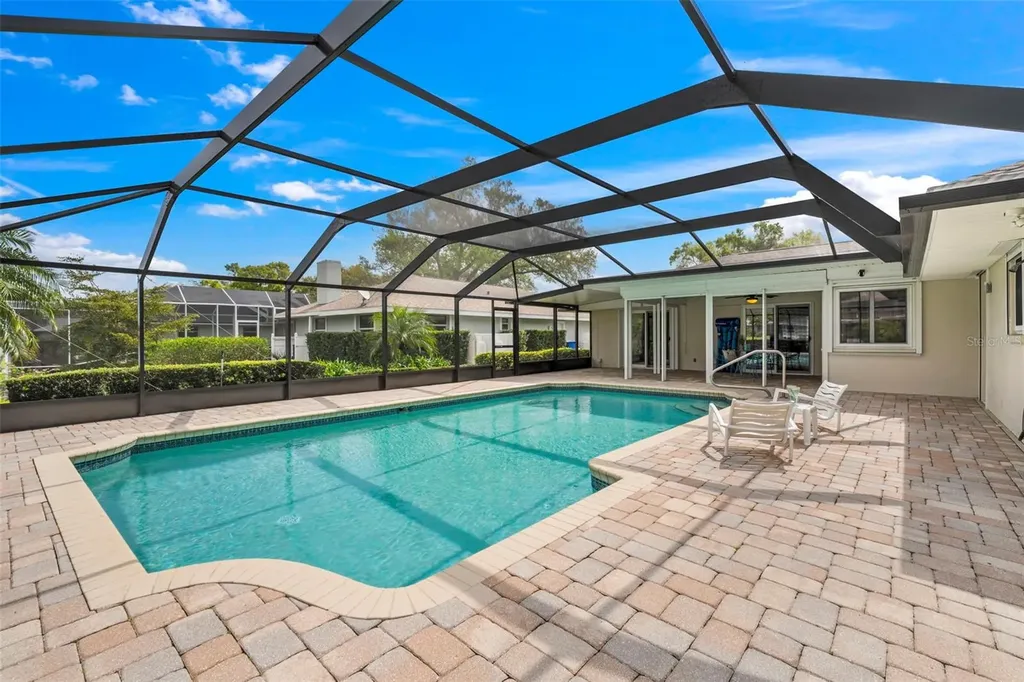 511 Riviera Bay Drive NE St Petersburg FL 33702