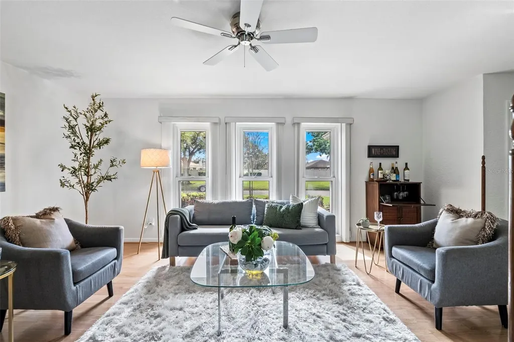 511 Riviera Bay Drive NE St Petersburg FL 33702