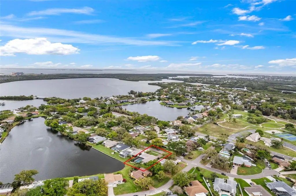 511 Riviera Bay Drive NE St Petersburg FL 33702