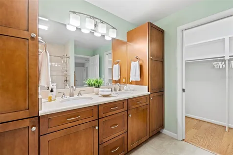 511 Riviera Bay Drive NE St Petersburg FL 33702