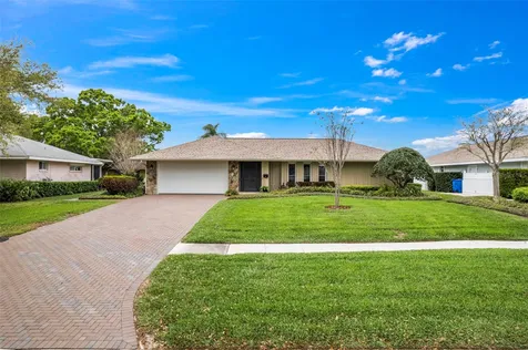 511 Riviera Bay Drive NE St Petersburg FL 33702