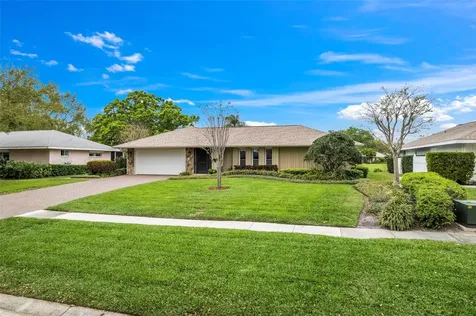 511 Riviera Bay Drive NE St Petersburg FL 33702