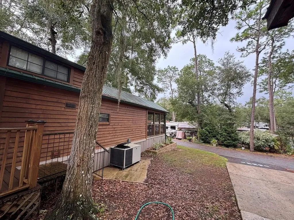 25246 NE 143rd Street Salt Springs FL 32134
