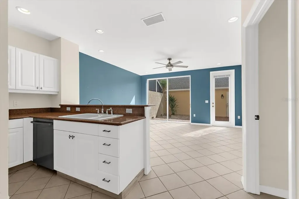 5637 Whitehead Street Bradenton FL 34203