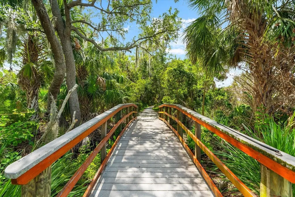 5637 Whitehead Street Bradenton FL 34203