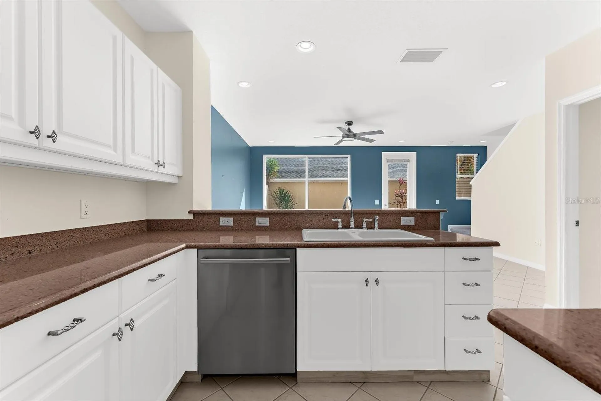 5637 Whitehead Street Bradenton FL 34203