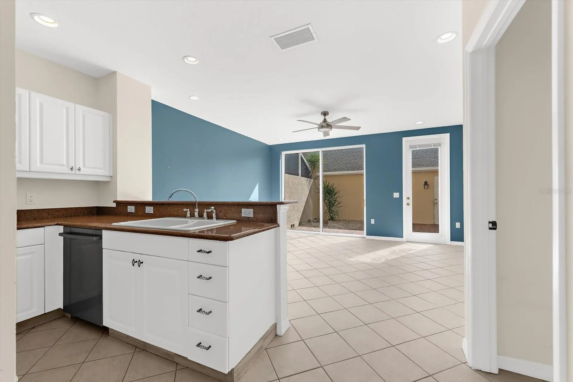 5637 Whitehead Street Bradenton FL 34203