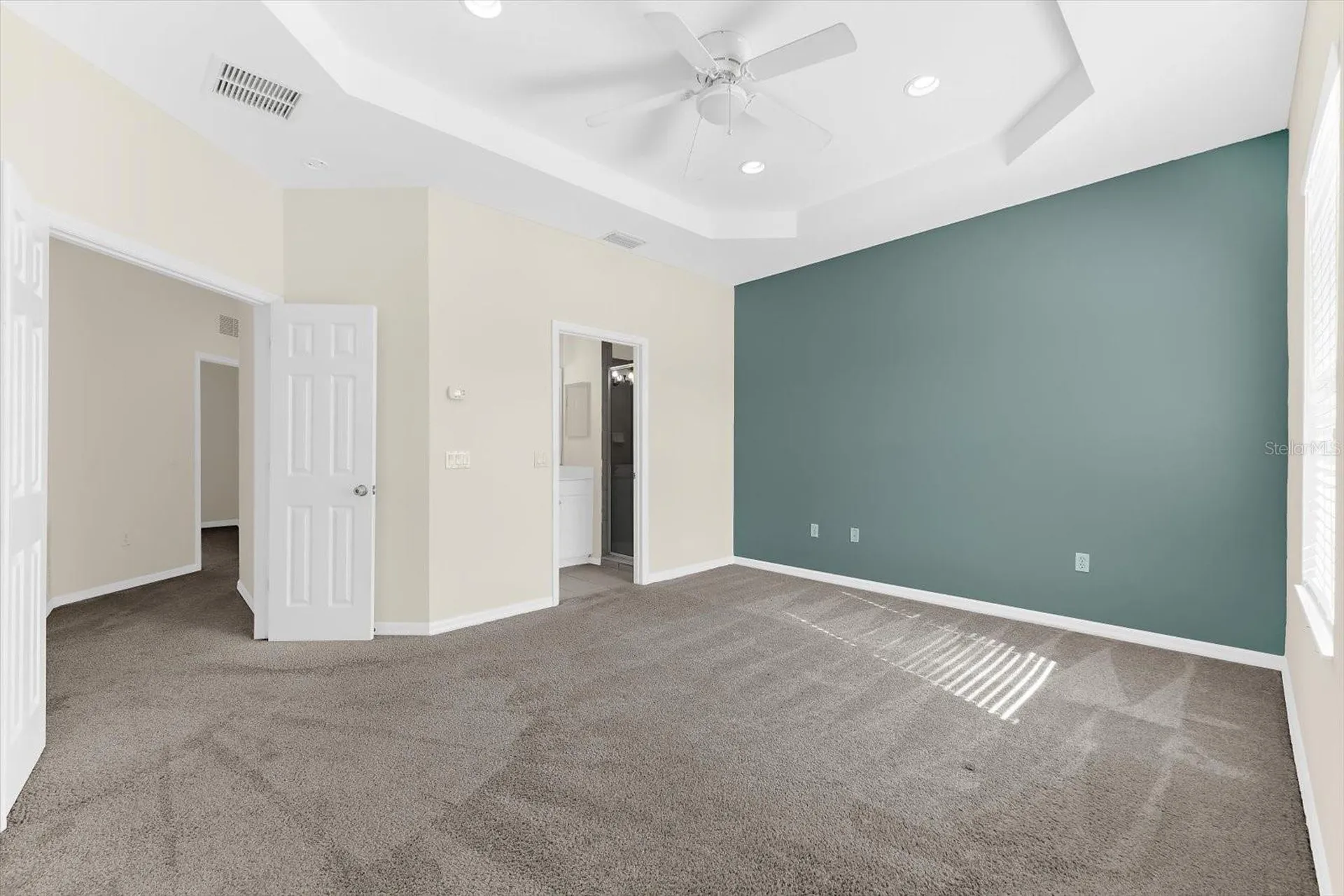 5637 Whitehead Street Bradenton FL 34203