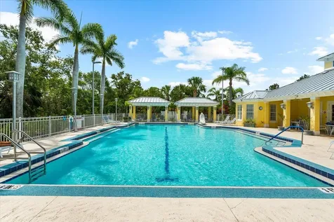 5637 Whitehead Street Bradenton FL 34203