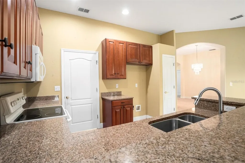 9916 Cleghorn Drive San Antonio FL 33576