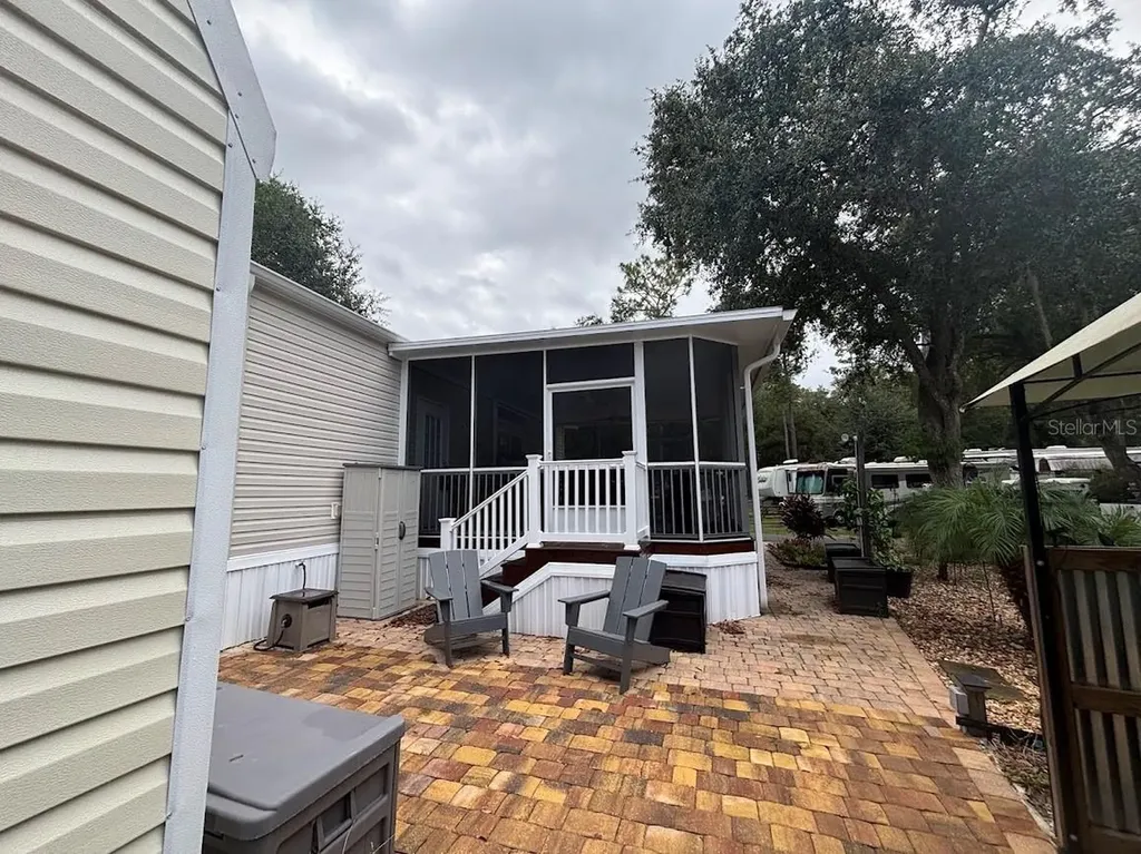 25235 NE 143rd Place Salt Springs FL 32134