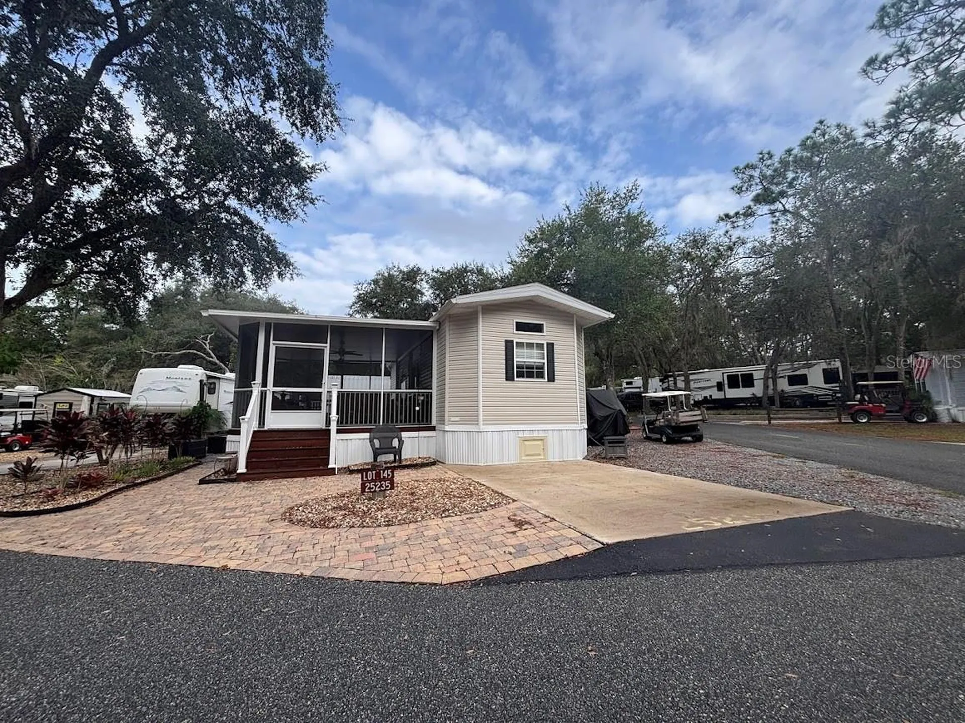 25235 NE 143rd Place Salt Springs FL 32134