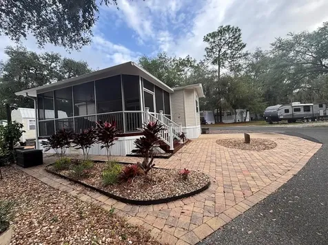 25235 NE 143rd Place Salt Springs FL 32134