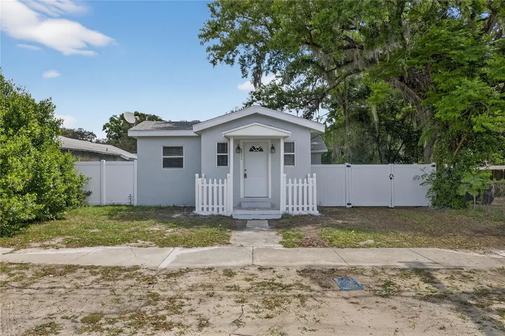 8711 N Boulevard Street Tampa FL 33604