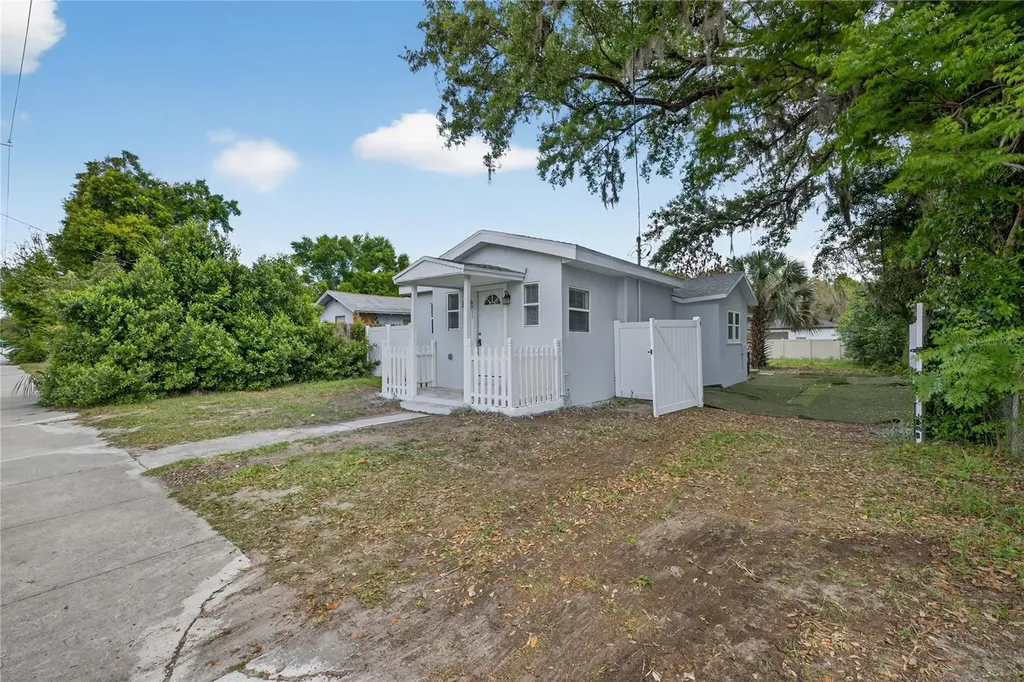 8711 N Boulevard Street Tampa FL 33604