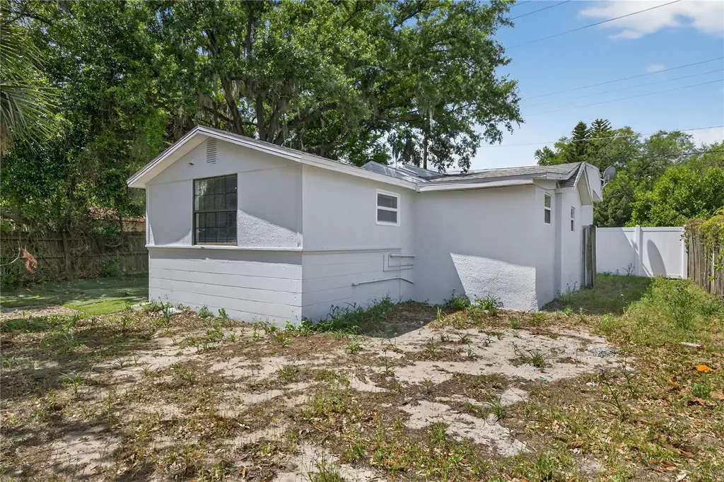 8711 N Boulevard Street Tampa FL 33604
