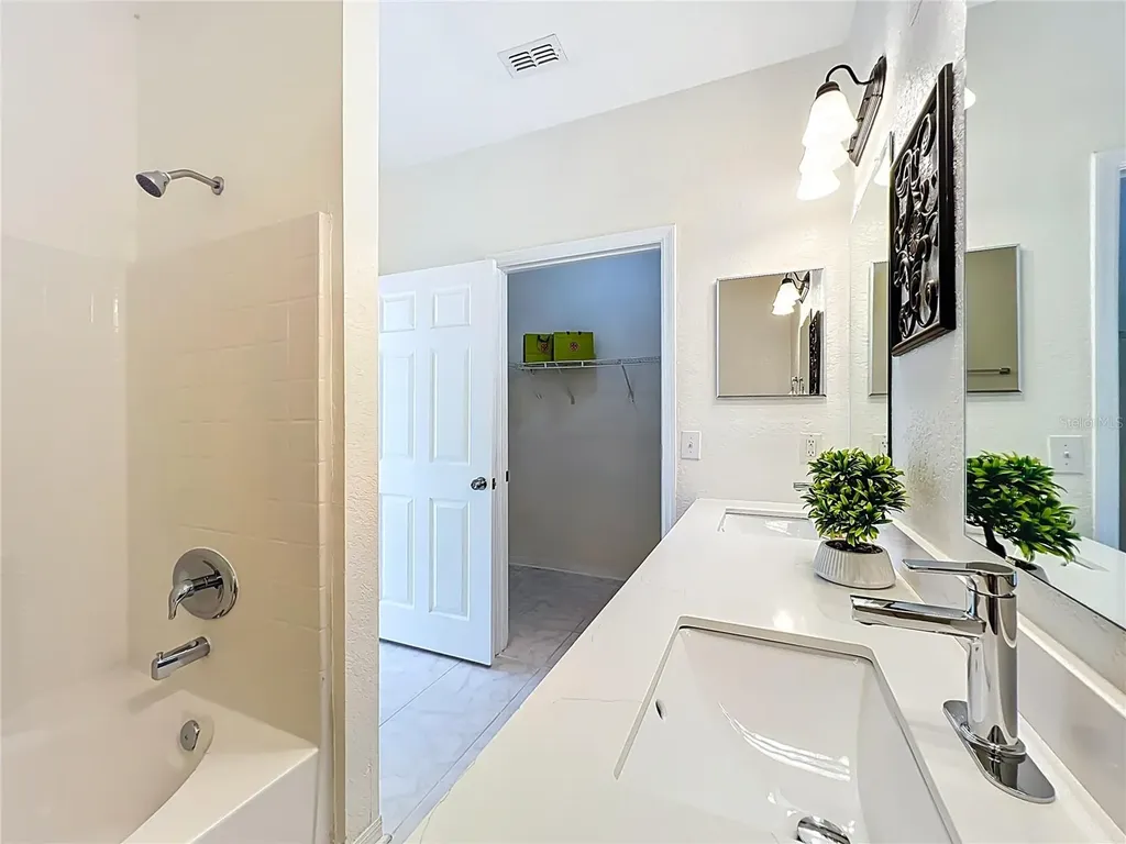 837 Grand Regency Point Altamonte Springs FL 32714