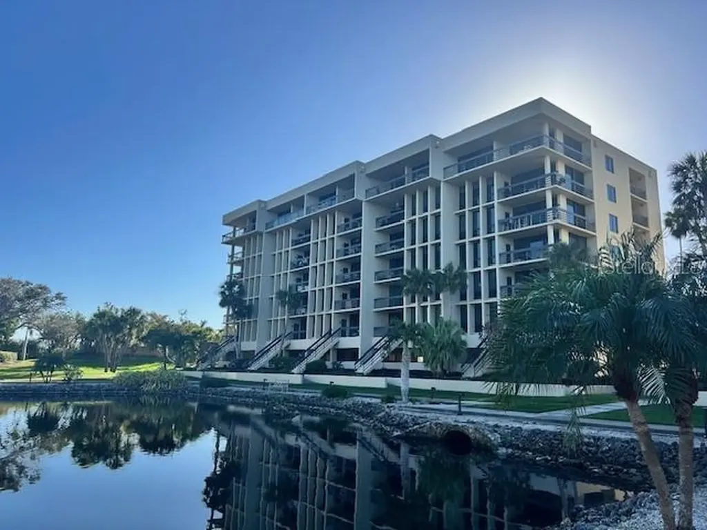 1095 Gulf Of Mexico Drive Longboat Key FL 34228
