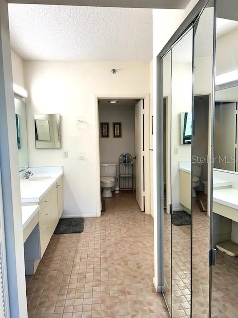 1095 Gulf Of Mexico Drive Longboat Key FL 34228
