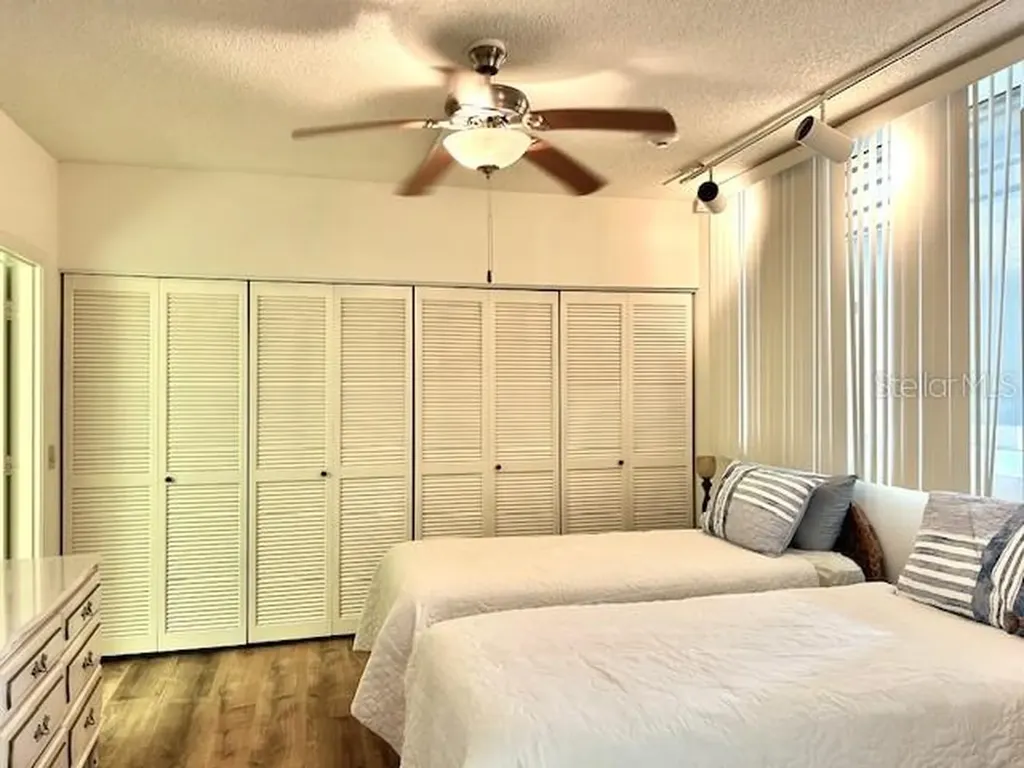 1095 Gulf Of Mexico Drive Longboat Key FL 34228