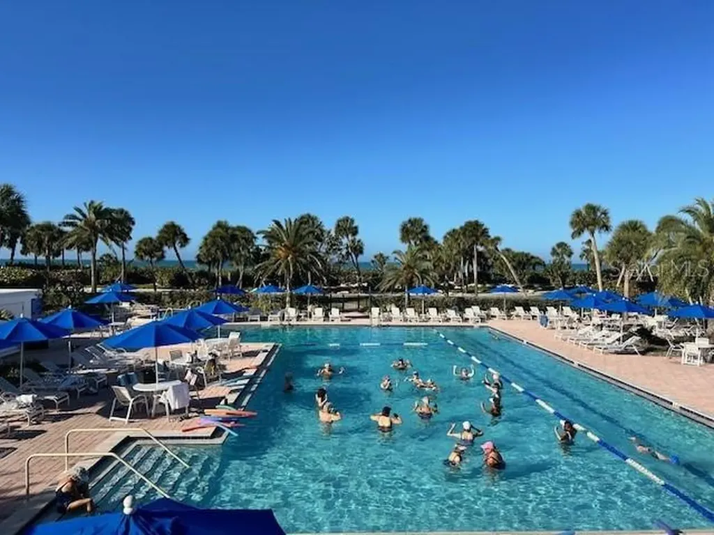 1095 Gulf Of Mexico Drive Longboat Key FL 34228