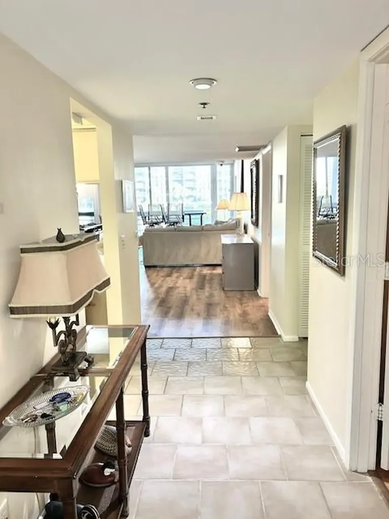 1095 Gulf Of Mexico Drive Longboat Key FL 34228
