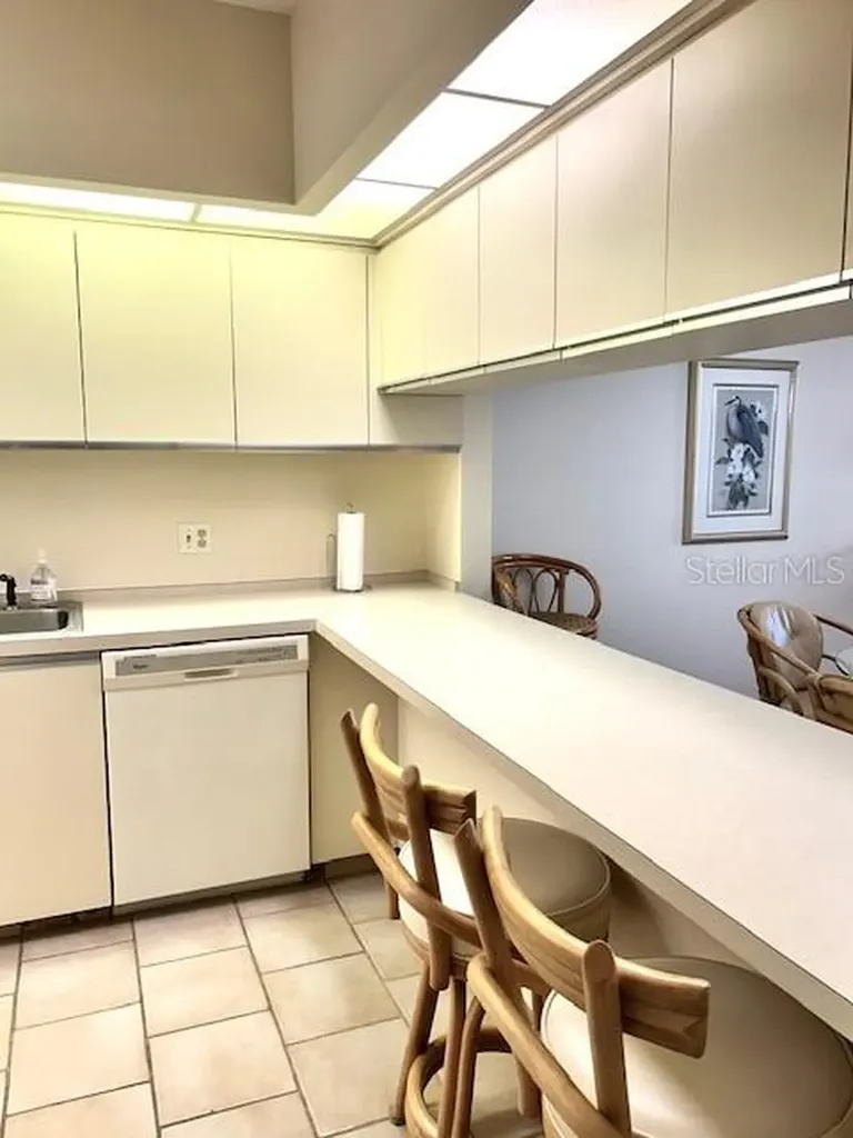 1095 Gulf Of Mexico Drive Longboat Key FL 34228